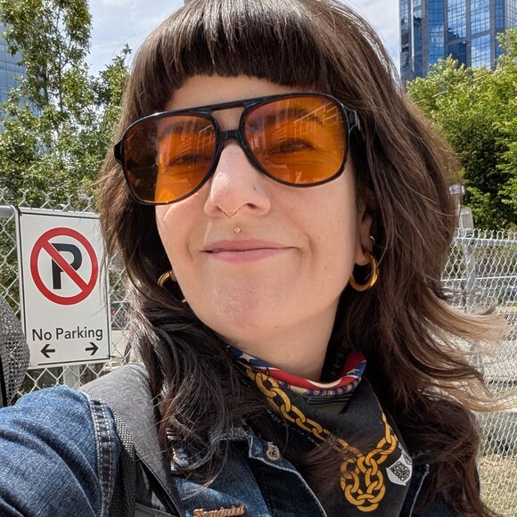 Meet your Posher, Darby - Picture 1 of 1